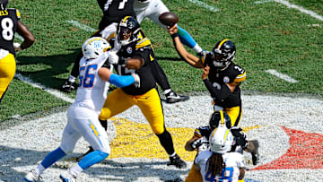 Los Angeles Chargers v Pittsburgh Steelers