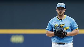 Cincinnati Reds v Milwaukee Brewers