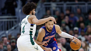 Detroit Pistons v Milwaukee Bucks