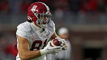 Alabama tight end Cameron Latu