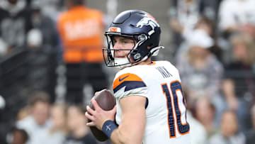Denver Broncos v Las Vegas Raiders