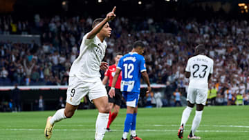 Real Madrid CF v Deportivo Alaves  - La Liga EA Sports