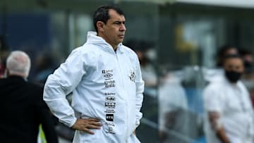 Santos de Fábio Carille pode voltar à zona de rebaixamento nesta rodada
