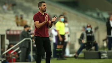 António Oliveira comandou o Furacão em 2021