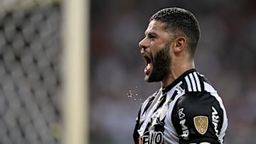 Hulk converteu pênalti que colocou o Galo nas quartas de final da Libertadores