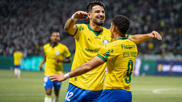 A dupla Vitor Roque e Flaco López deve ser titular contra o Flamengo