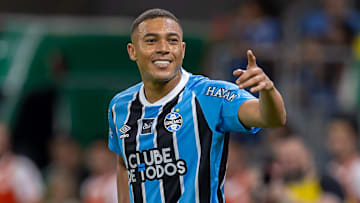 Carlos Vinícius é uma das principais armas do Grêmio 