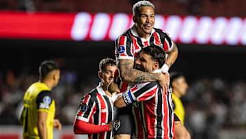 São Paulo vence e segue 100% na Sul-Americana São Paulo vence e segue 100% na Sul-Americana