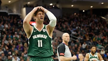 Memphis Grizzlies v Milwaukee Bucks