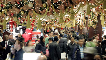 Last-Minute Shoppers Hunt For Christmas Gifts