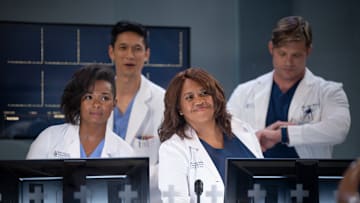 GREYÕS ANATOMY - ÒYou Make My Heart ExplodeÓ - During a high-stress day at Grey Sloan Memorial, the fates of a patient in critical condition and a helicopter-bound medical team hang in the balance. Teddy and Owen work on their marriage, while Bailey, Blue and Link treat a hospital employee. THURSDAY, OCT. 24 (10:00-11:00 p.m. EDT) on ABC.
ALEXIS FLOYD, HARRY SHUM JR., CHANDRA WILSON, CHRIS CARMACK