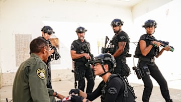 “Life” – 20-Squad faces down a prison hostage situation, only to be thrown into deeper danger when a bomb explodes, freeing maximum-security prisoners from their cells, including someone with a personal grudge against Hondo, on S.W.A.T., Friday, Nov. 1 (8:00-9:00 PM, ET/PT) on the CBS Television Network, and streaming on Paramount+ (live and on-demand for Paramount+ with SHOWTIME subscribers, or on-demand for Paramount+ Essential subscribers the day after the episode airs)*. Pictured (L-R):