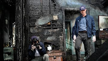 “Enter Sandman” – NCIS: ORIGINS follows a young Leroy Jethro Gibbs (Austin Stowell) in 1991, years prior to the events of NCIS, and is narrated by Mark Harmon. In the series, Gibbs starts his career as a newly minted special agent at the fledgling NCIS Camp Pendleton office, where he forges his place on a gritty ragtag team led by NCIS legend Mike Franks (Kyle Schmid), on the series premiere of NCIS: ORIGINS, Monday, Oct. 14 (9:00-11:00 PM, ET/PT) on the CBS Television Network.