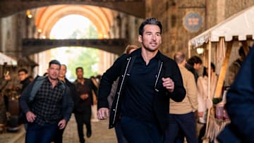“Keen as a Bean” – Wes’ former colleague, U.S.-based agent Tyler Booth (guest star Jay Hayden), enlists the Fly Team’s assistance in helping him capture an American on the FBI’s “Most Wanted” list by luring him out of Russia with the help of the perp’s conflicted ex-wife, on FBI: INTERNATIONAL, Tuesday, Dec. 10 (9:00-10:00 PM, ET/PT) on the CBS Television Network, and streaming on Paramount+.