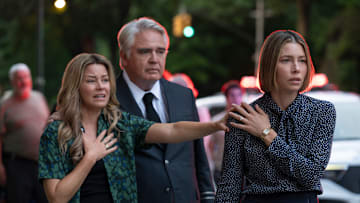Elizabeth Banks and Jessica Biel in The Better Sister