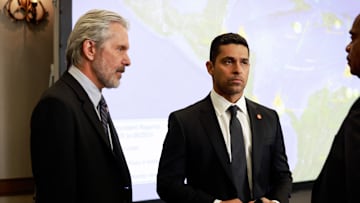 “Foreign Bodies” – As Vance prepares to host diplomatic talks with Venezuela, the team is called in to investigate the dead body of one of his inside men, on the CBS Original series NCIS, Monday, Oct. 21 (9:00-10:00 PM, ET/PT) on the CBS Television Network, and streaming on Paramount+ (live and on-demand for Paramount+ with SHOWTIME subscribers, or on-demand for Paramount+ Essential subscribers the day after the episode airs)*. Pictured (L-R): Gary Cole as NCIS Special Agent Alden Parker and