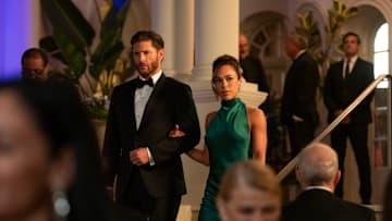 Mark Meachum (Jensen Ackles) and Amber Oliveras (Jessica Camacho) in COUNTDOWN Photo: ELIZABETH MORRIS © AMAZON CONTENT SERVICES LLC