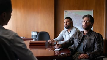 Luke Finau (Uli Latukefu) and Mark Meachum (Jensen Ackles) in COUNTDOWN Photo: ELIZABETH MORRIS © AMAZON CONTENT SERVICES LLC