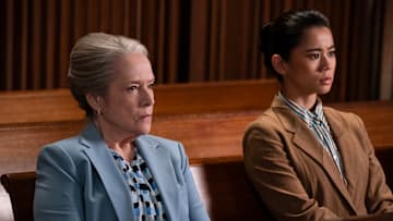 Matlock – Pictured (L-R): Kathy Bates as “Madeline Matlock” and Leah Lewis as “Sarah Franklin”. Photo credit: Michael Yarish/CBS ©2025 CBS Broadcasting, Inc. All Rights Reserved.