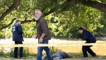 “Exit Interview” – Pictured: W. Earl Brown as Wes Fox. Photo: Darren Goldstein/CBS ©2025 CBS Broadcasting, Inc. All Rights Reserved.