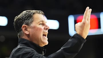 Purdue Fort Wayne Mastodons head coach Jon Coffman 