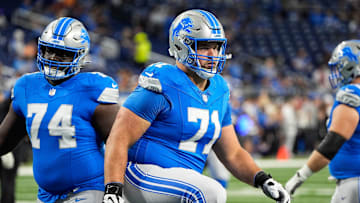 Detroit Lions guard Kevin Zeitler (71) warm up before the Tampa Bay Buccaneers game at Ford Field in Detroit on Sunday, September 15, 2024.