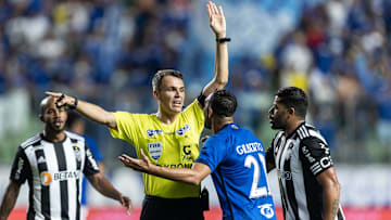 Paulo César Zanovelli comandou um jogo tenso em Belo Horizonte