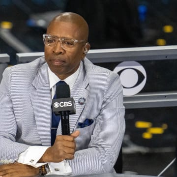 Apr 5, 2021; Indianapolis, IN, USA; CBS announcer Kenny Smith prior to the national championship game in the Final Four of the 2021 NCAA Tournament between the Gonzaga Bulldogs and the Baylor Bears at Lucas Oil Stadium. Mandatory Credit: Kyle Terada-USA TODAY Sports