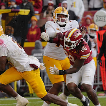 Arizona State Sun Devils quarterback Jeff Sims (2) runs with the ball for a touchdown against Iowa State during the third quarter in the Big-12 showdown at jack Trice Stadium on Nov. 1, 2025, in Ames, Iowa.