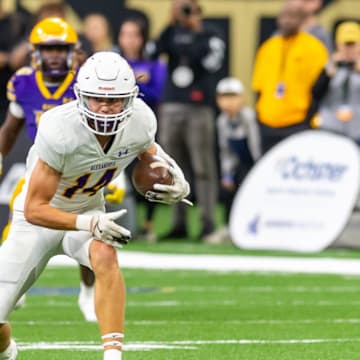 WR Alex Fontenot of Alexandria High