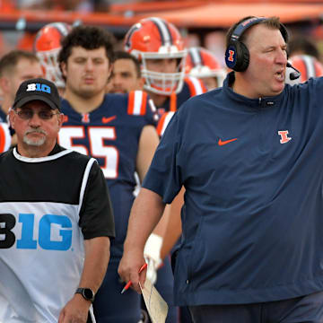 Sep 23, 2023; Champaign, Illinois, USA;  Illinois Fighting Illini head coach Bret Bielema during the second half against the Florida  Atlantic Owls at Memorial Stadium. Mandatory Credit: Ron Johnson-Imagn Images