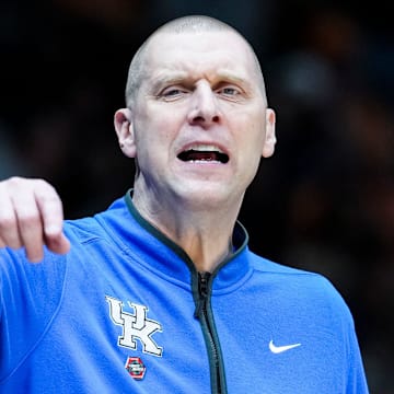 Kentucky Wildcats head coach Mark Pope calls out to his team Friday, March 28, 2025, during the NCAA Tournament Sweet 16 game at Lucas Oil Stadium in Indianapolis.