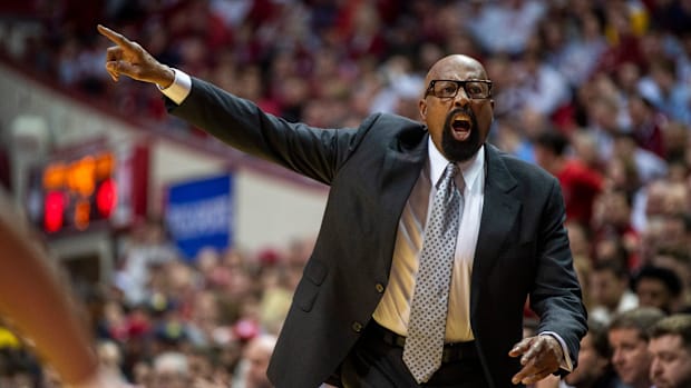 Indiana coach Mike Woodson instructs during the Indiana vs. Michigan game at Simon Skjodt Assembly Hall on Saturday, Feb. 8, 