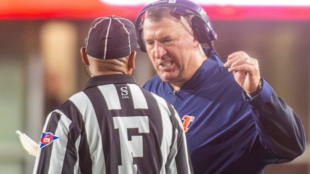 Illinois football coach Bret Bielema.