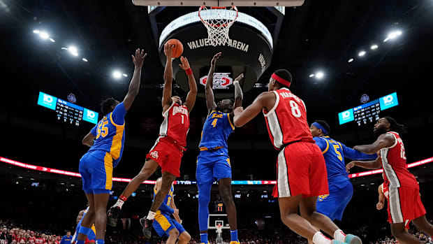 Pittsburgh Panthers forward Papa Amadou Kante