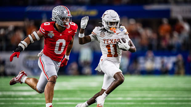 Texas Longhorns receiver Silas Bolden runs against the Ohio State Buckeyes