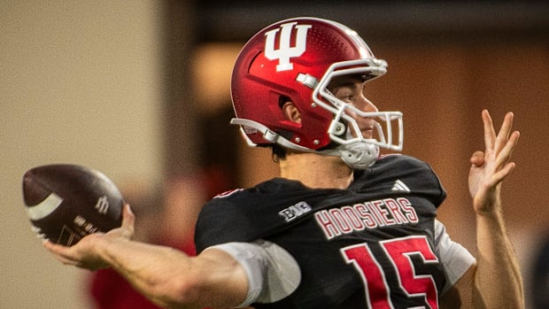 Indiana quarterback Fernando Mendoza (15)