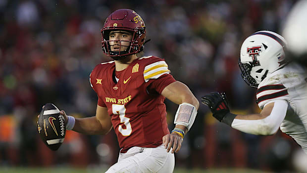 Iowa State Cyclones quarterback Rocco Becht