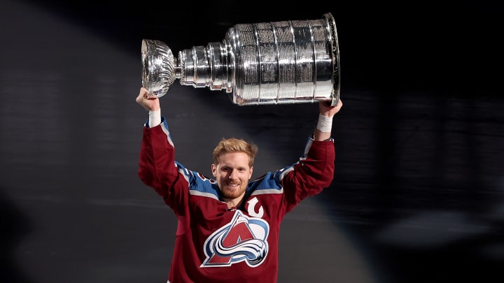 Chicago Blackhawks v Colorado Avalanche