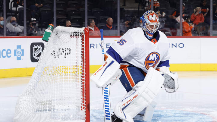 Cory Schneider's start sparks Islanders' win over Devils