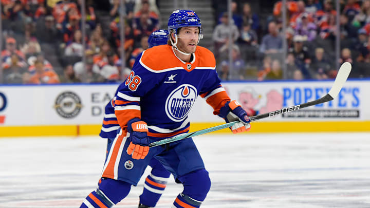 Winnipeg Jets v Edmonton Oilers