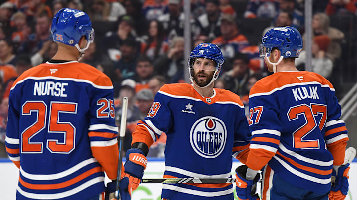 Colorado Avalanche v Edmonton Oilers