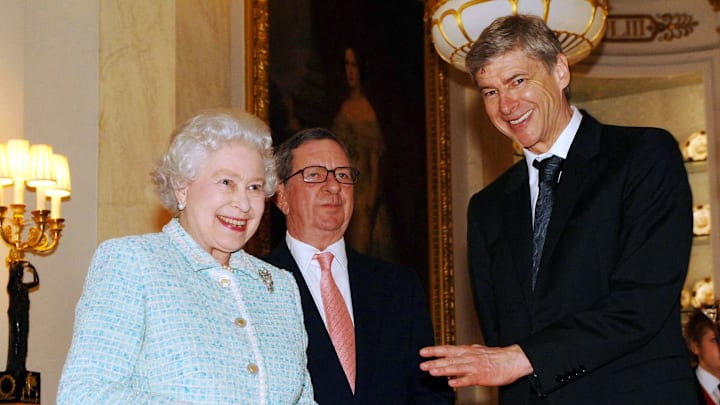 Queen Elizabeth Meets The Arsenal Team