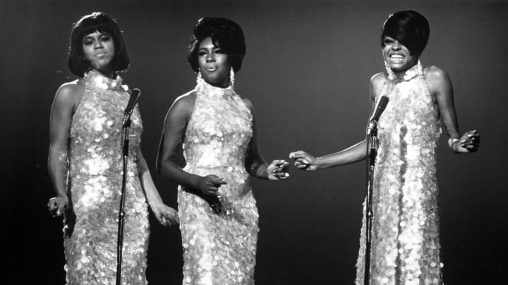 The Supremes Perform