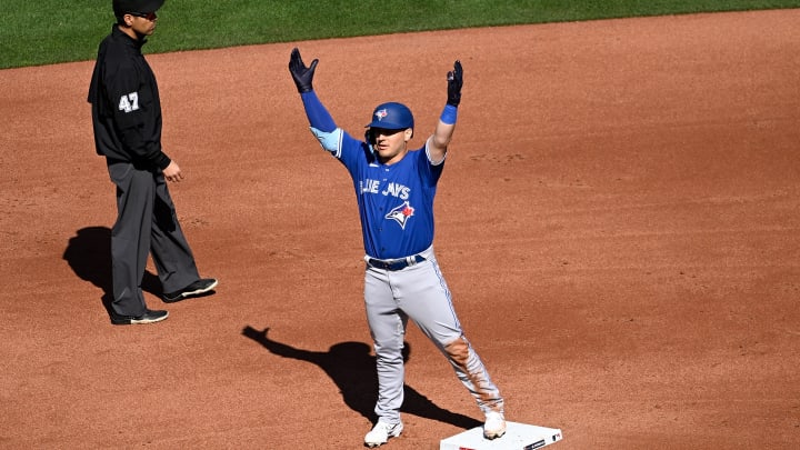 WATCH as Daulton Varsho does everything the Blue Jays need from