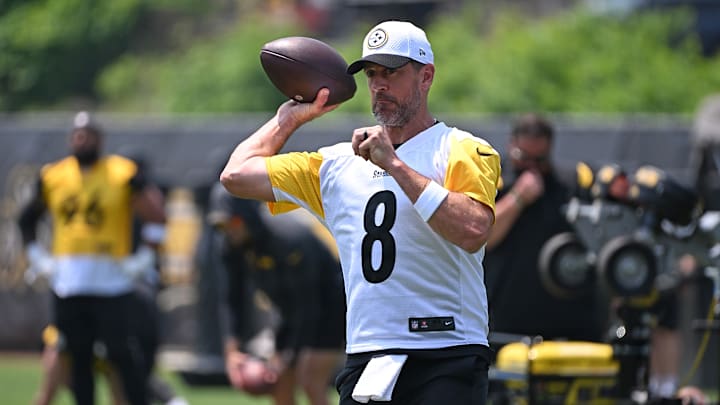 Pittsburgh Steelers quarterback Aaron Rodgers