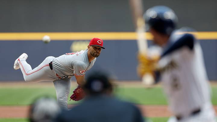 Cincinnati Red pitcher Nick Martinez