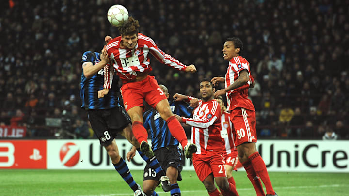Thiago Motta, Mario Gomez