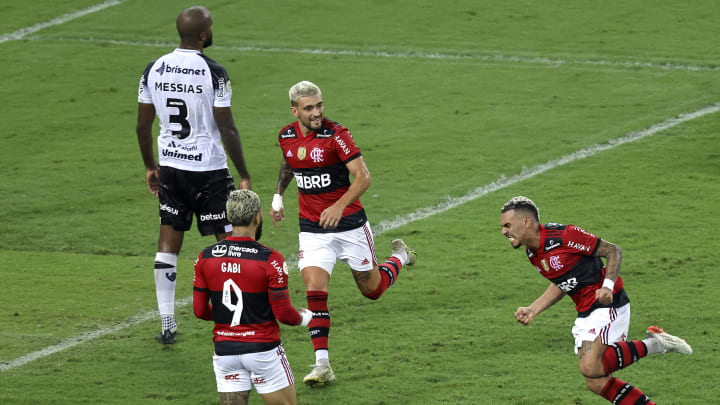 Flamengo atingiu 70 pontos e não pode mais ser ultrapassado no Campeonato Brasileiro