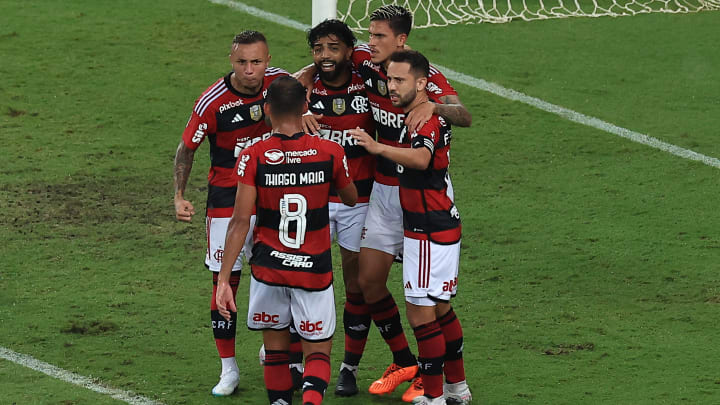 Flamengo espantou "zebra" e goleou Maringá no Maracanã